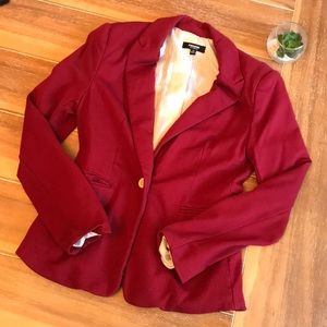 💞 Adorable Maroon Blazer